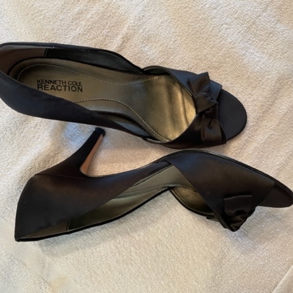 Kenneth Cole Reaction Satin Dress heels Black Size 8 M - Picture 1 of 4